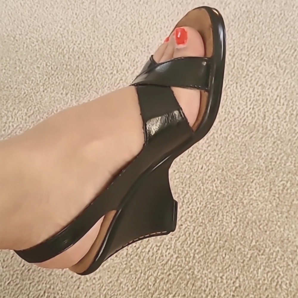 De Scholl's cris cross wedge sandals.
